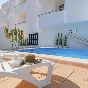 https://apartamentos-ibiza-colonia-de-sant-jordi.allmallorcahotels.com